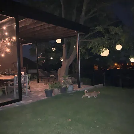 De Auw Sjoel Bed & Breakfast *